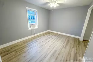 107 Drake St, Gastonia, NC 28052 - Photo 3