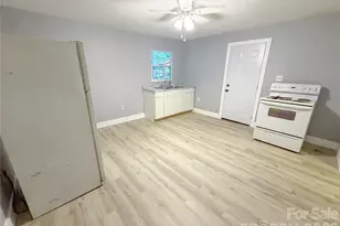107 Drake St, Gastonia, NC 28052 - Photo 9