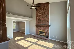 7725 Batavia Ln, Charlotte, NC 28213 - Photo 5