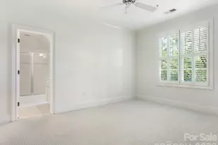 221 Crownsgate Ct, Charlotte, NC 28207 - Photo 23