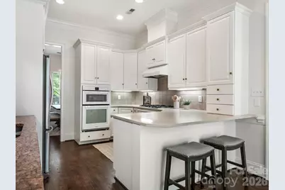 221 Crownsgate Court, Charlotte, NC 28207 - Photo 11