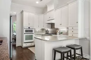 221 Crownsgate Ct, Charlotte, NC 28207 - Photo 11