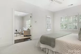 221 Crownsgate Ct, Charlotte, NC 28207 - Photo 19