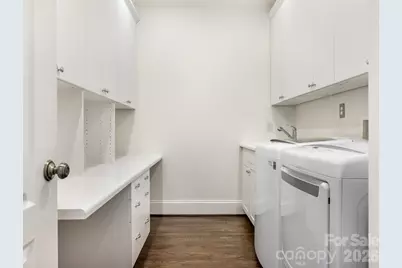 221 Crownsgate Court, Charlotte, NC 28207 - Photo 25