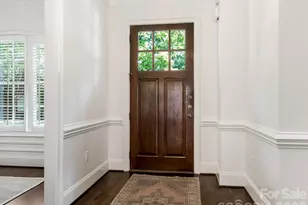221 Crownsgate Ct, Charlotte, NC 28207 - Photo 3