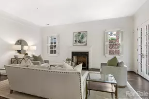 221 Crownsgate Ct, Charlotte, NC 28207 - Photo 9