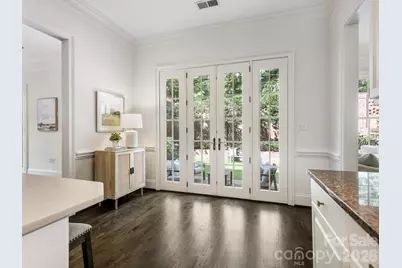 221 Crownsgate Court, Charlotte, NC 28207 - Photo 13