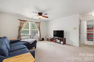 8602 Panglemont Drive, Charlotte, NC 28269 - Photo 3