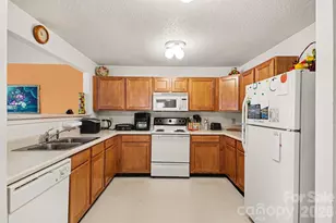 8602 Panglemont Drive, Charlotte, NC 28269 - Photo 19