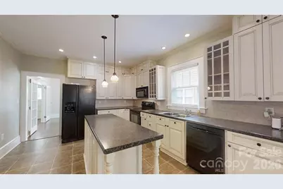 618 S Poplar Street, Lincolnton, NC 28092 - Photo 11