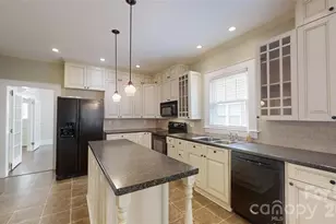 618 S Poplar St, Lincolnton, NC 28092 - Photo 11