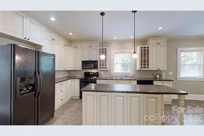 618 S Poplar Street, Lincolnton, NC 28092 - Photo 9