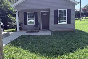 47 14th St SE, Hickory, NC 28602 - Photo 1