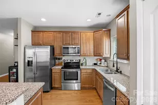 14918 Brotherly Ln, Charlotte, NC 28278 - Photo 9