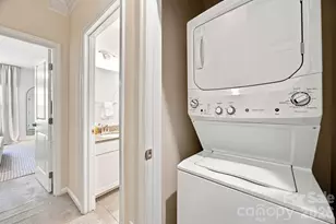1321 Queen Lyon Ct, Charlotte, NC 28205 - Photo 19
