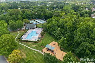 4409 Squirrel Trail Ln, Charlotte, NC 28269 - Photo 9