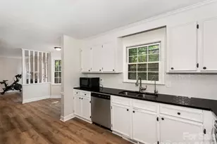 14200 Hackamore Dr, Matthews, NC 28105 - Photo 11