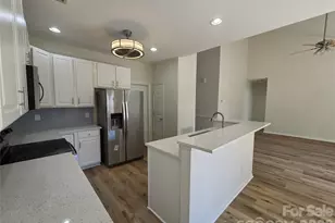 8800 Cavonnier Ln, Charlotte, NC 28216 - Photo 11