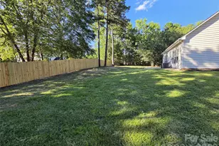 8800 Cavonnier Ln, Charlotte, NC 28216 - Photo 25