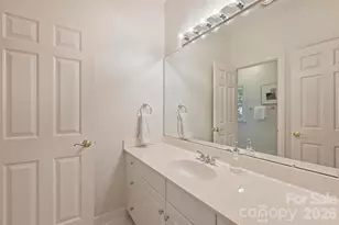 2115 Foxcroft Woods Ln, Charlotte, NC 28211 - Photo 25