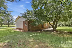 2819 Randolph Rd, Statesville, NC 28625 - Photo 27