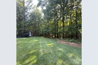 8805 Crosstimbers Drive, Charlotte, NC 28215 - Photo 3