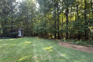 8805 Crosstimbers Dr, Charlotte, NC 28215 - Photo 3