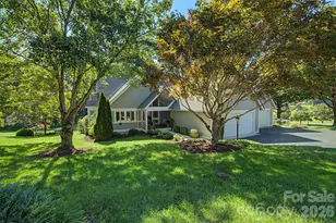 104 Overlook Dr, Flat Rock, NC 28731 - Photo 3