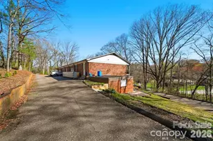 1075 7th Ave NW, Hickory, NC 28601 - Photo 11