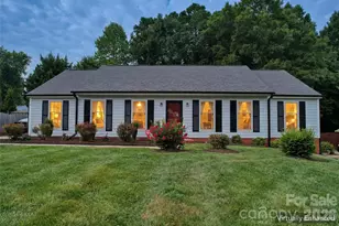 2114 Varden Ct, Charlotte, NC 28208 - Photo 3
