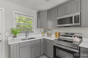 71 Harvey Osteen Rd, Zirconia, NC 28790 - Photo 5