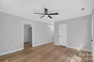9828 Starwood Dr, Charlotte, NC 28215 - Photo 7