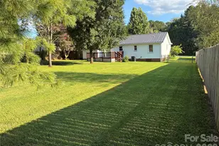 1008 Hopedale Dr, Lenoir, NC 28645 - Photo 5