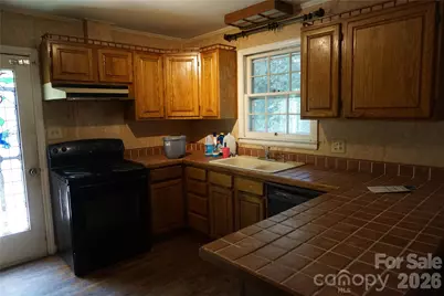 5214 Northview Drive, Hickory, NC 28601 - Photo 9