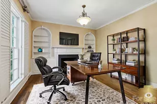 2035 Pinewood Cir, Charlotte, NC 28211 - Photo 5