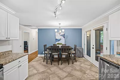 7400 Thorncliff Drive, Charlotte, NC 28210 - Photo 9