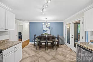 7400 Thorncliff Dr, Charlotte, NC 28210 - Photo 9
