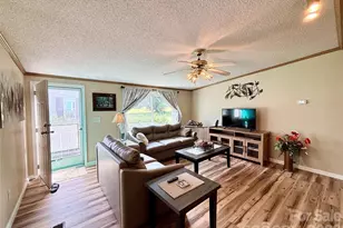 236 Riverwind Dr, Hendersonville, NC 28739 - Photo 5