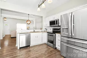 6614 Beverly Springs Dr, Charlotte, NC 28270 - Photo 5