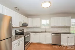 2218 Taras Trace Dr, Statesville, NC 28625 - Photo 5