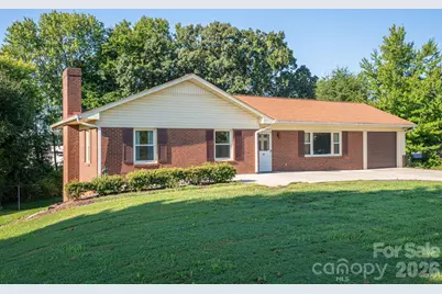 1306 11th Avenue SE, Hickory, NC 28602 - Photo 1