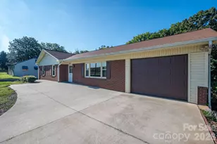 1306 11th Ave SE, Hickory, NC 28602 - Photo 3