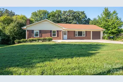 1306 11th Avenue SE, Hickory, NC 28602 - Photo 5