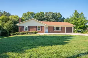1306 11th Ave SE, Hickory, NC 28602 - Photo 5