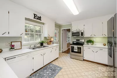 224 Lyndale Road, Hendersonville, NC 28739 - Photo 17