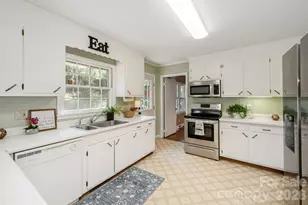 224 Lyndale Rd, Hendersonville, NC 28739 - Photo 17