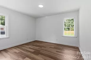 823 Farmcrest Dr, Charlotte, NC 28206 - Photo 15