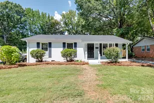823 Farmcrest Dr, Charlotte, NC 28206 - Photo 1