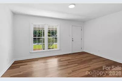 823 Farmcrest Drive, Charlotte, NC 28206 - Photo 7
