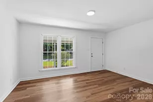 823 Farmcrest Dr, Charlotte, NC 28206 - Photo 7